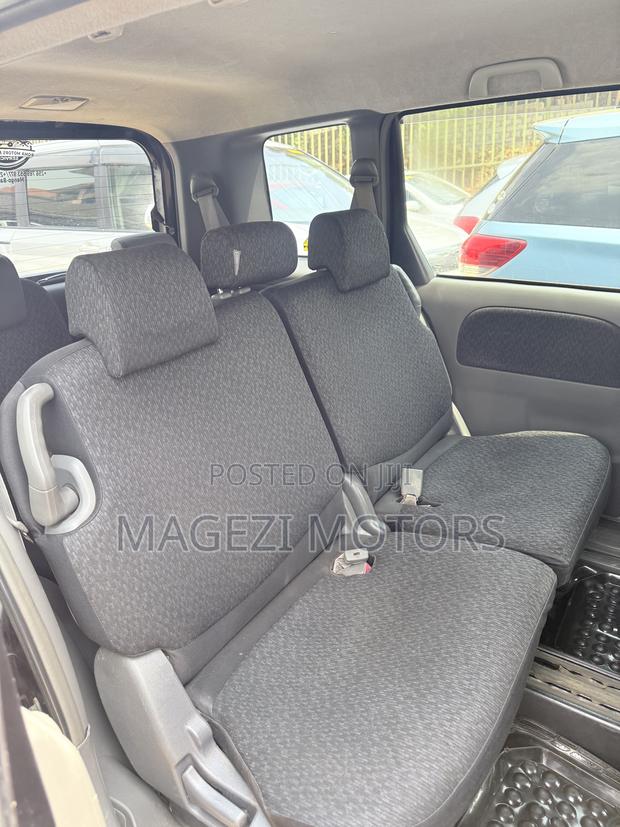 Toyota Sienta 2014 Maroon