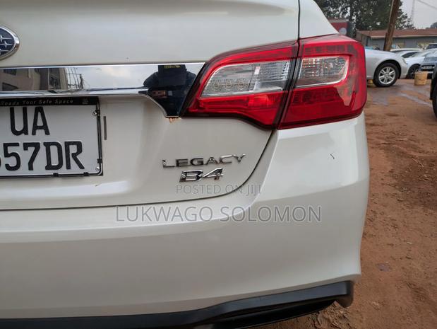 Subaru Legacy 2018 White