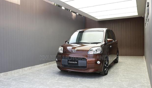 Toyota Porte 2012 Brown