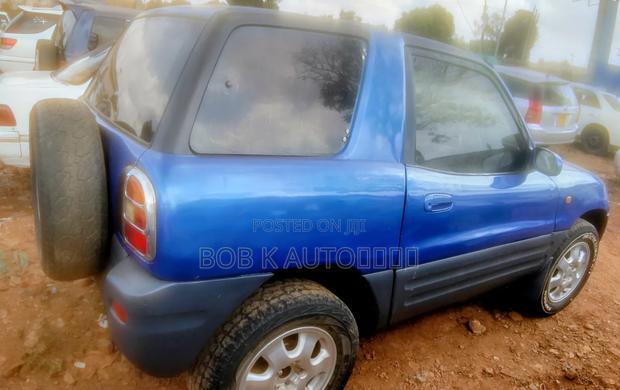 Toyota RAV4 1997 Blue