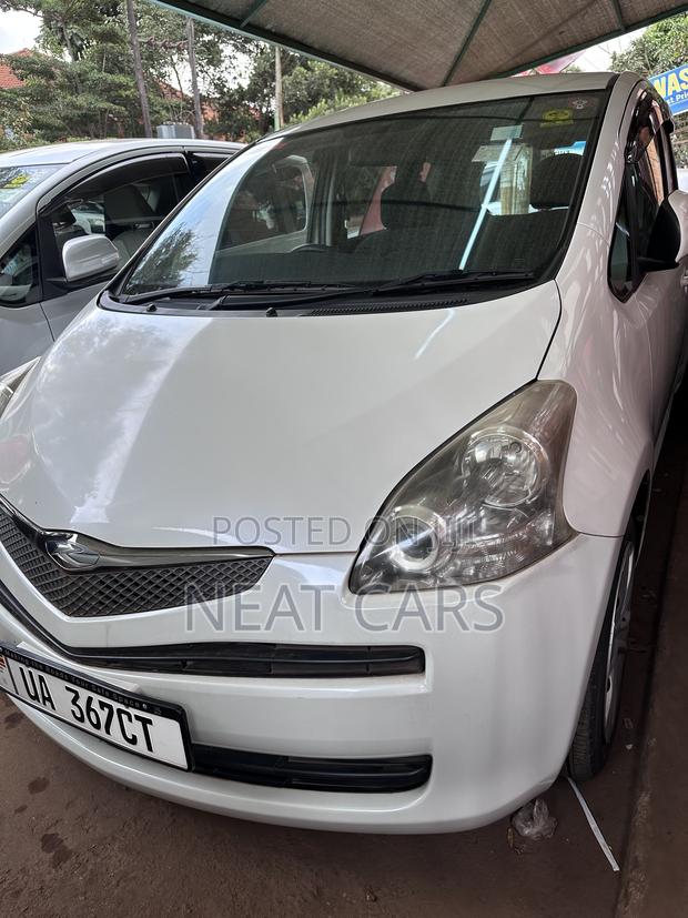 Toyota Ractis 2011 White