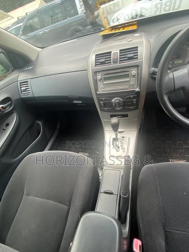 Toyota Corolla Fielder 1.5 Petrol FWD 2010 Gray