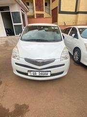 Toyota Ractis 1.3 FWD 2010 White for sale
