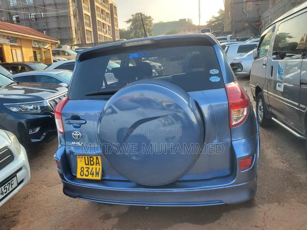 Toyota RAV4 2010 Blue