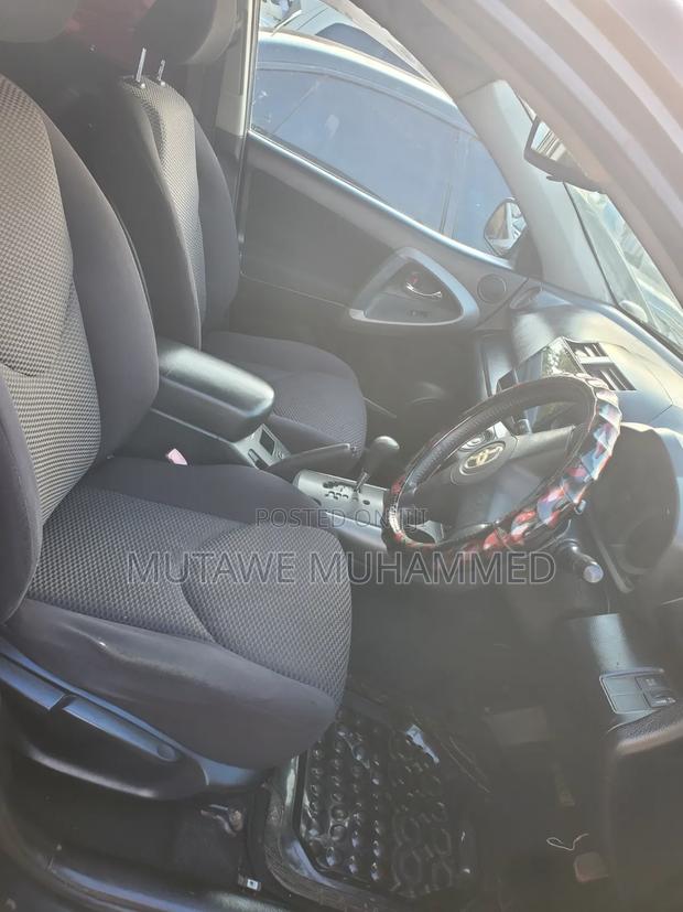 Toyota RAV4 2010 Black