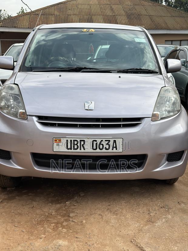 Toyota Passo 2009 Silver