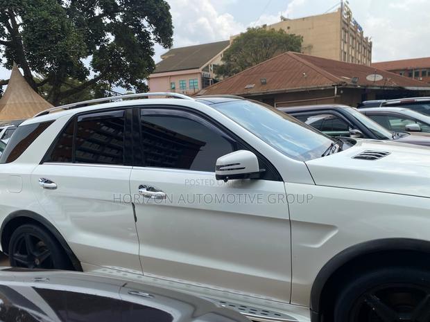 Mercedes-Benz M Class ML350 4MATIC 4dr SUV AWD (3.5L 6cyl 7A) 2014 White