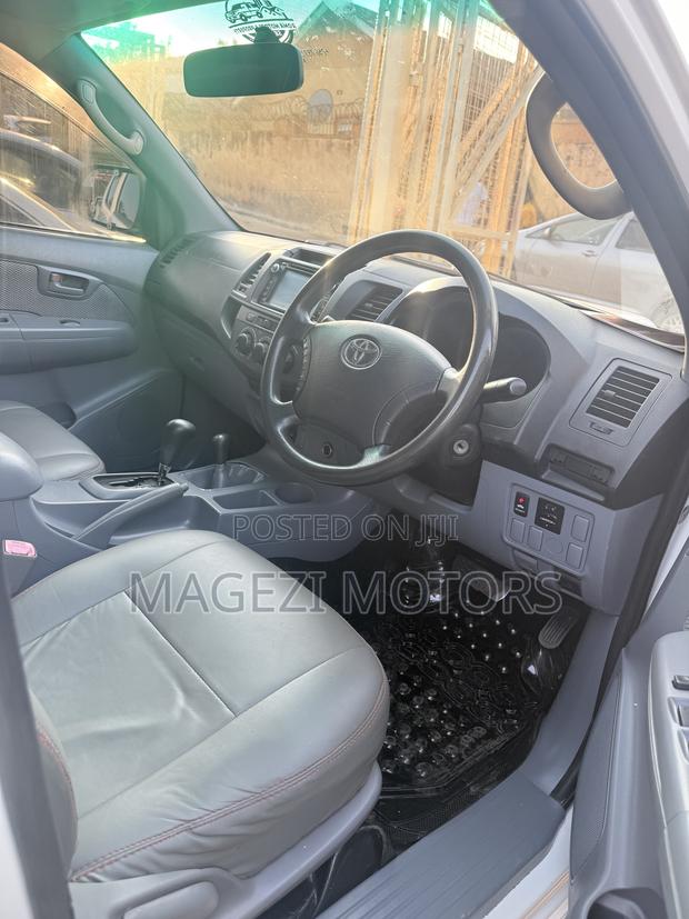 Toyota Hilux 2008 White