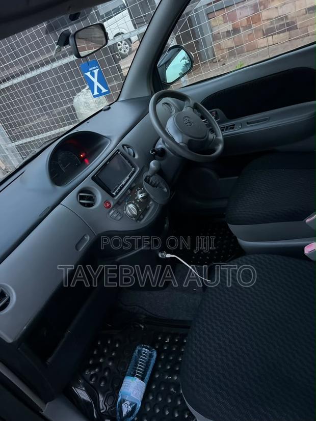 Toyota Sienta 1.5 FWD 2008