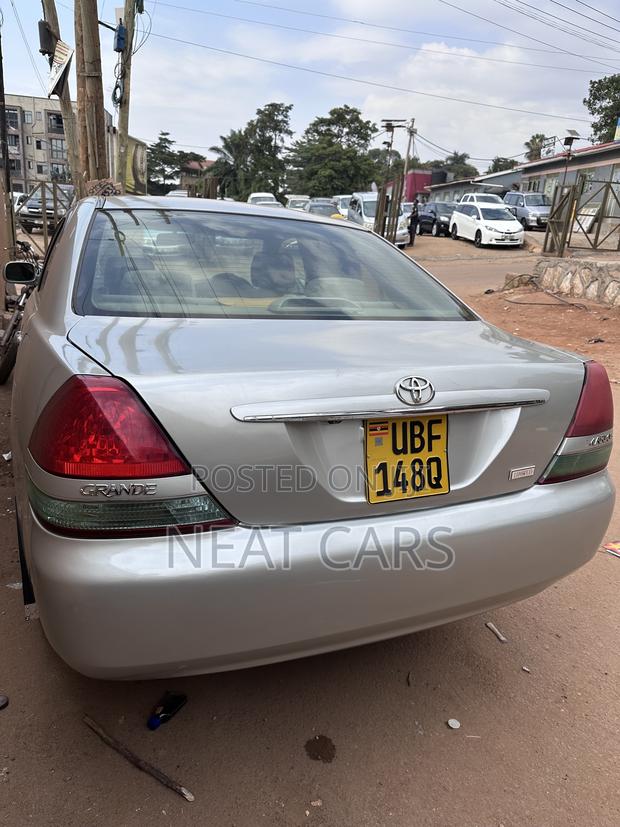 Toyota Mark II 2004 Silver