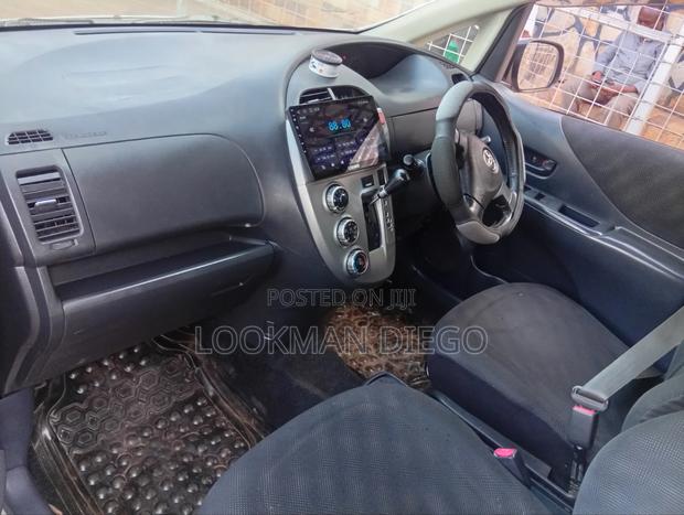 Toyota Ractis 1.5 FWD 2007 Silver