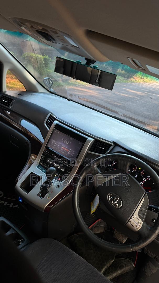 Toyota Alphard 2.4 Petrol FWD 2012 Silver