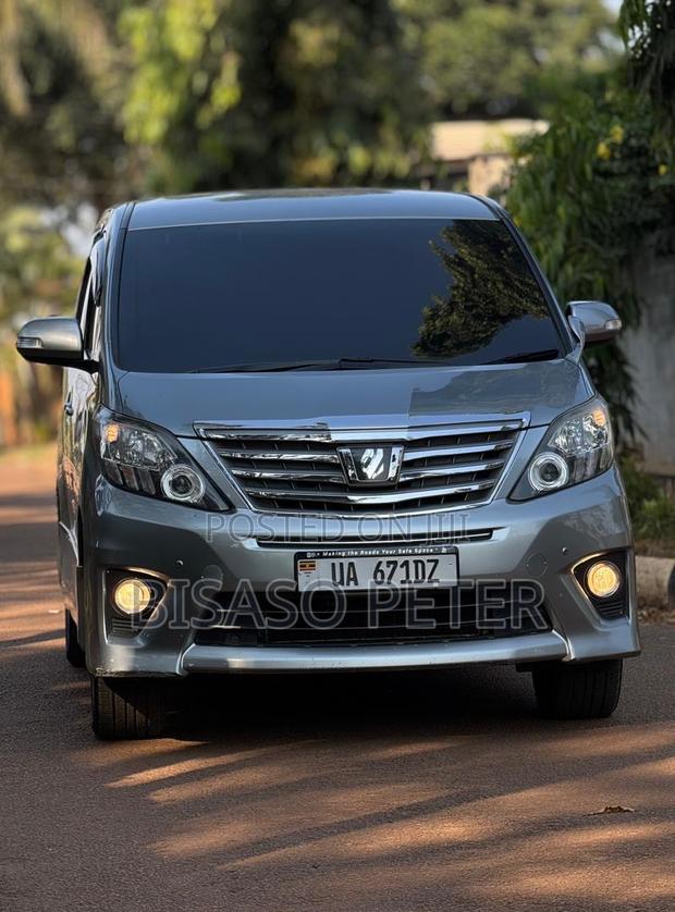 Toyota Alphard 2.4 Petrol FWD 2012 Silver