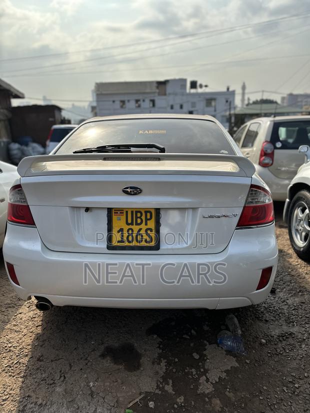 Subaru Legacy 2009 White