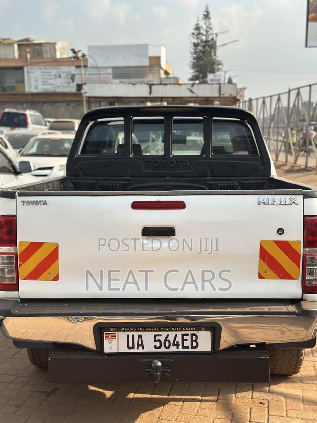 Toyota Hilux 2007 White