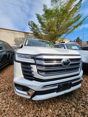 New Toyota Land Cruiser LC300 2023 White for sale