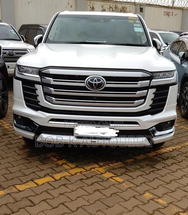 Toyota Land Cruiser 2021 White