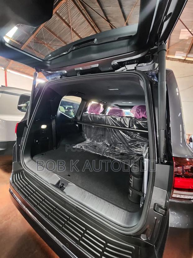New Toyota Land Cruiser 2025 Gray
