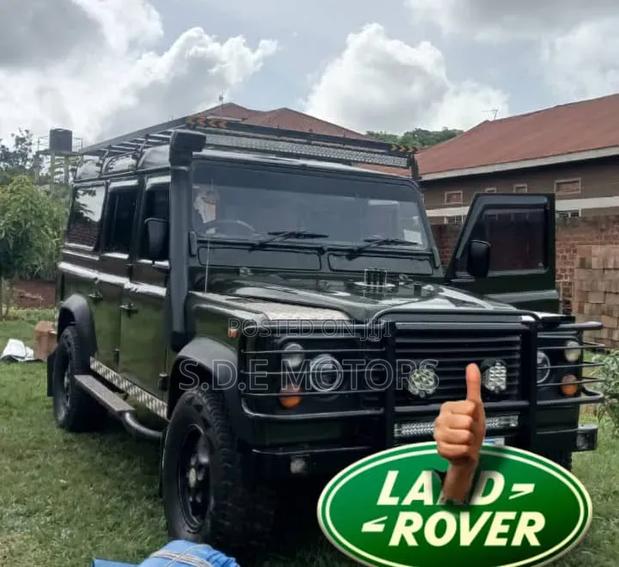 Land Rover Defender 2000 Green