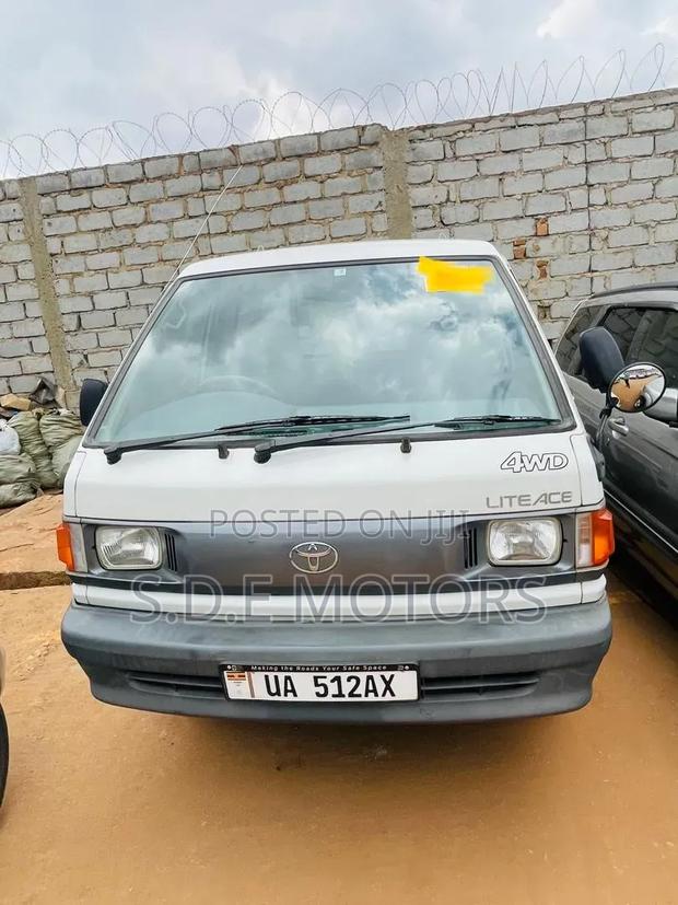 Toyota TownAce 2006 White