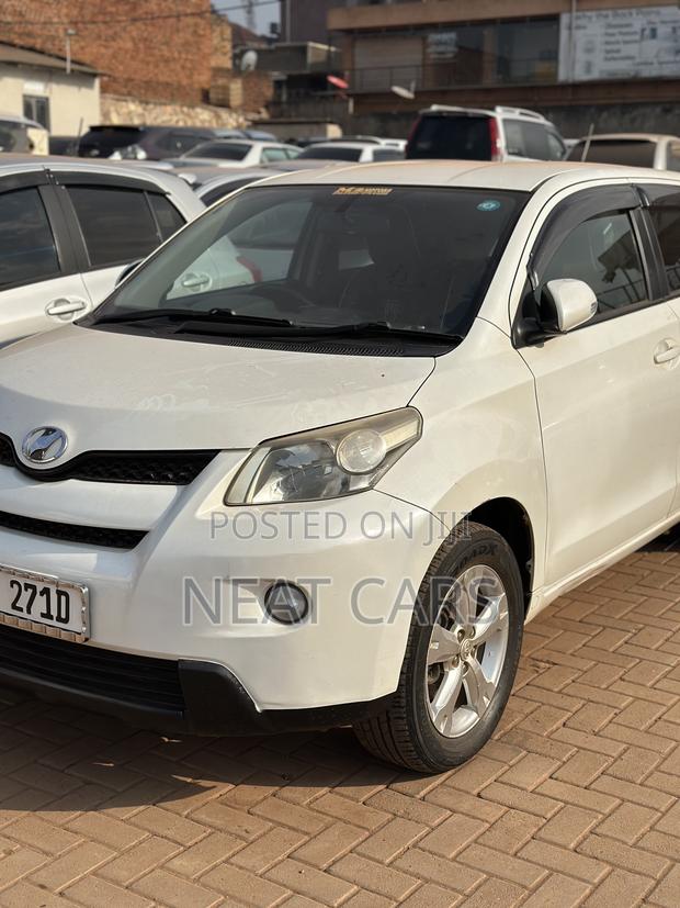 Toyota IST 2009 Black