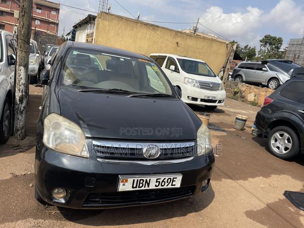 Toyota Raum 2006 Black