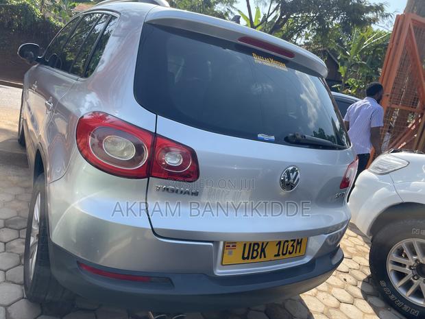 Volkswagen Tiguan 2010 Silver