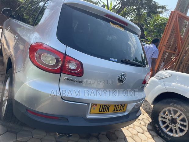 Volkswagen Tiguan 2010 Silver