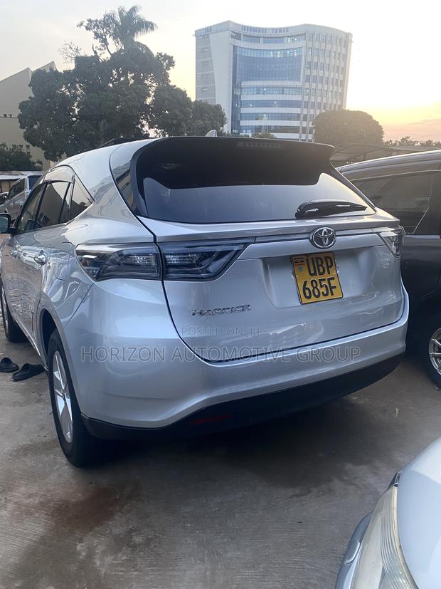 Toyota Harrier 2.0 4WD 2014 Silver