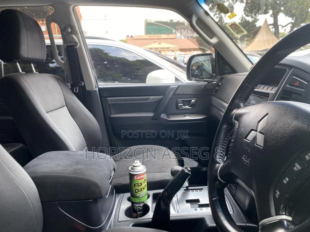 Mitsubishi Pajero 3.0 2011 White