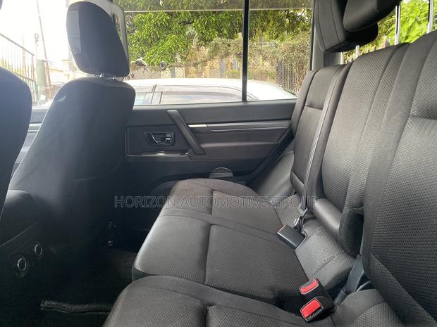 Mitsubishi Pajero 3.0 2011 White