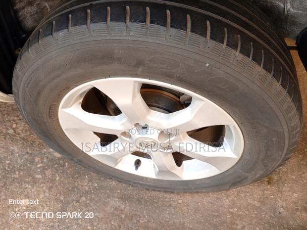Toyota Vanguard 2012 White