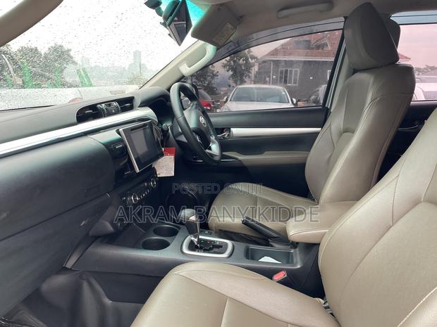 Toyota Hilux 2016 Silver