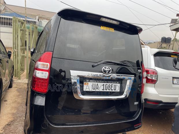 Toyota Noah 2013 Black