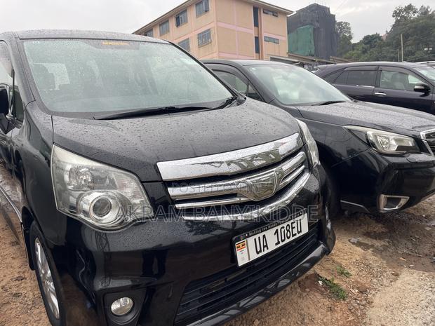 Toyota Noah 2013 Black