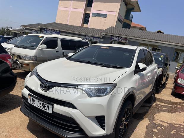 Toyota RAV4 2016 White