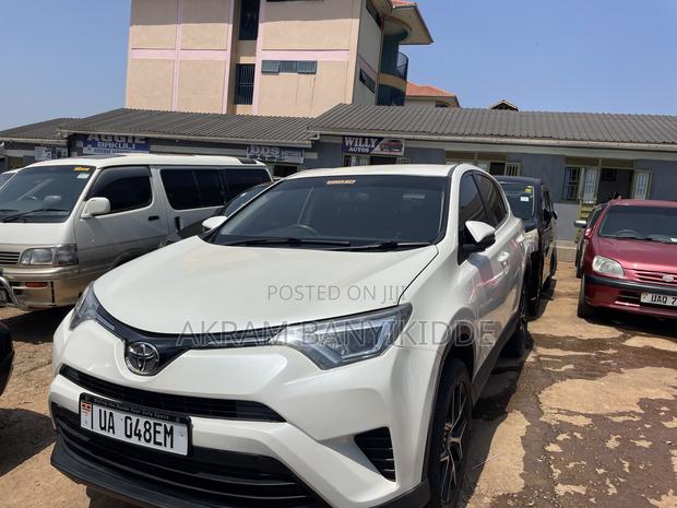 Toyota RAV4 2016 White