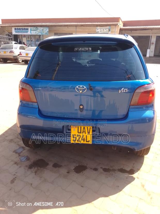 Toyota Vitz 2005 Blue
