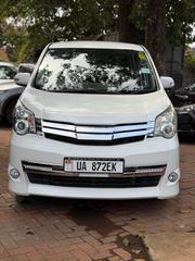 Toyota Noah 2.0 143hp AWD (8 Seater) 2012 White for sale