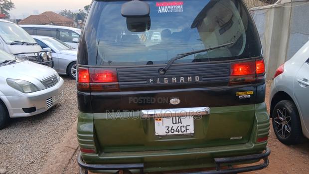 Nissan Elgrand 2004 Black