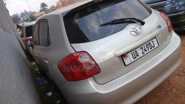 Toyota Auris 2009 Silver