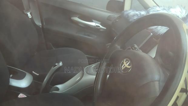 Toyota Auris 2009 Silver