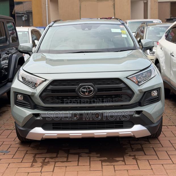 Toyota RAV4 Adventure AWD 2023 Green