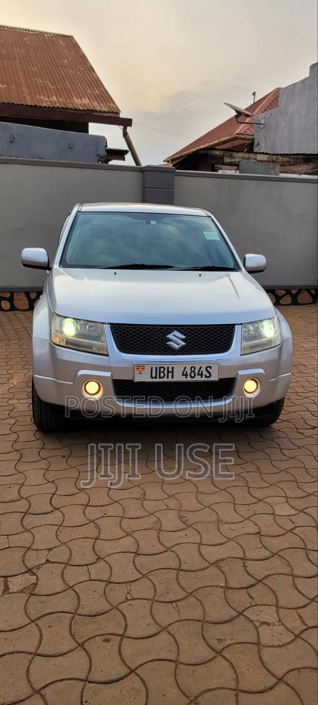 Suzuki Escudo 2005 Silver