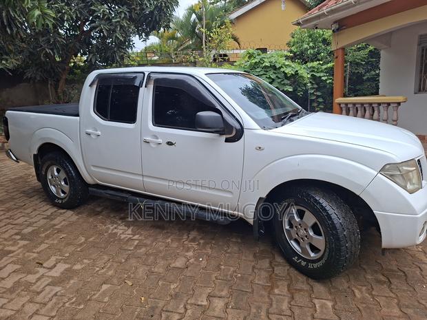 Nissan Navara 2011 White