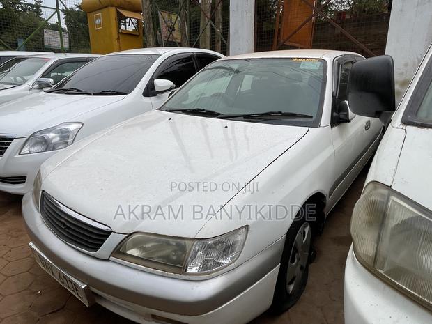 Toyota Corona Premio 2000 White