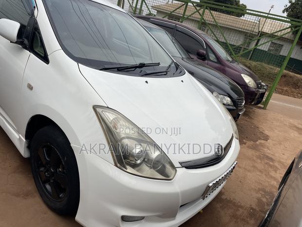 Toyota Wish 2004 White