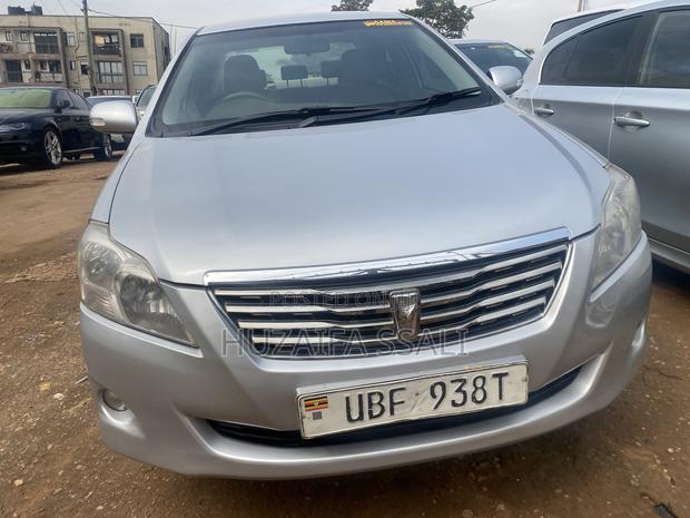Toyota Premio 2011 Silver