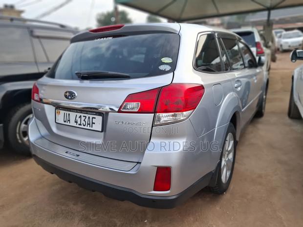 Subaru Outback 2011 Silver
