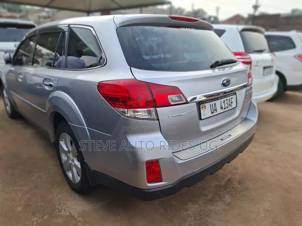 Subaru Outback 2011 Silver